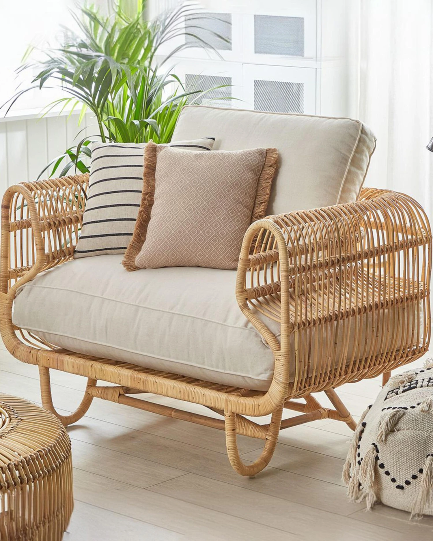 Gartensessel Rattan Natürlich Auflage Helles Beige DOLCEDO 2 Gartensessel Rattan Natürlich Auflage Helles Beige DOLCEDO – Bild 2
