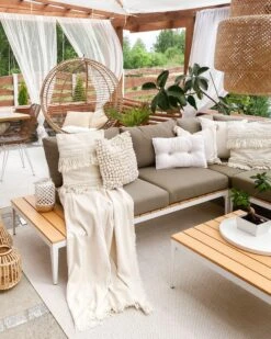 Lounge Set Aluminium Weiß 4-Sitzer Auflagen Grau POSITANO 19 Lounge Set Aluminium Weiß 4-Sitzer Auflagen Grau POSITANO -Beliani Verkaufsgeschäft undef src sa picid 809759 type whitesh image