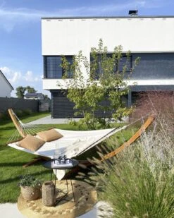 Hängematte Mit Gestell Lärchenholz Dunkelbraun / Beige TREVISO 12 Hängematte Mit Gestell Lärchenholz Dunkelbraun / Beige TREVISO -Beliani Verkaufsgeschäft undef src sa picid 811738 type whitesh image