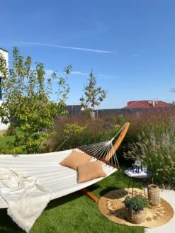 Hängematte Mit Gestell Lärchenholz Dunkelbraun / Beige TREVISO 13 Hängematte Mit Gestell Lärchenholz Dunkelbraun / Beige TREVISO -Beliani Verkaufsgeschäft undef src sa picid 811739 type whitesh image