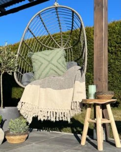 Hängesessel Rattan Grau CASOLI 11 Hängesessel Rattan Grau CASOLI -Beliani Verkaufsgeschäft undef src sa picid 820504 type whitesh image