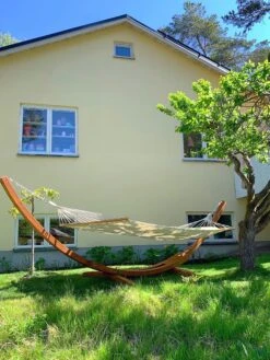 Hängematte Mit Gestell Lärchenholz Dunkelbraun / Beige TREVISO 15 Hängematte Mit Gestell Lärchenholz Dunkelbraun / Beige TREVISO -Beliani Verkaufsgeschäft undef src sa picid 824845 type whitesh image