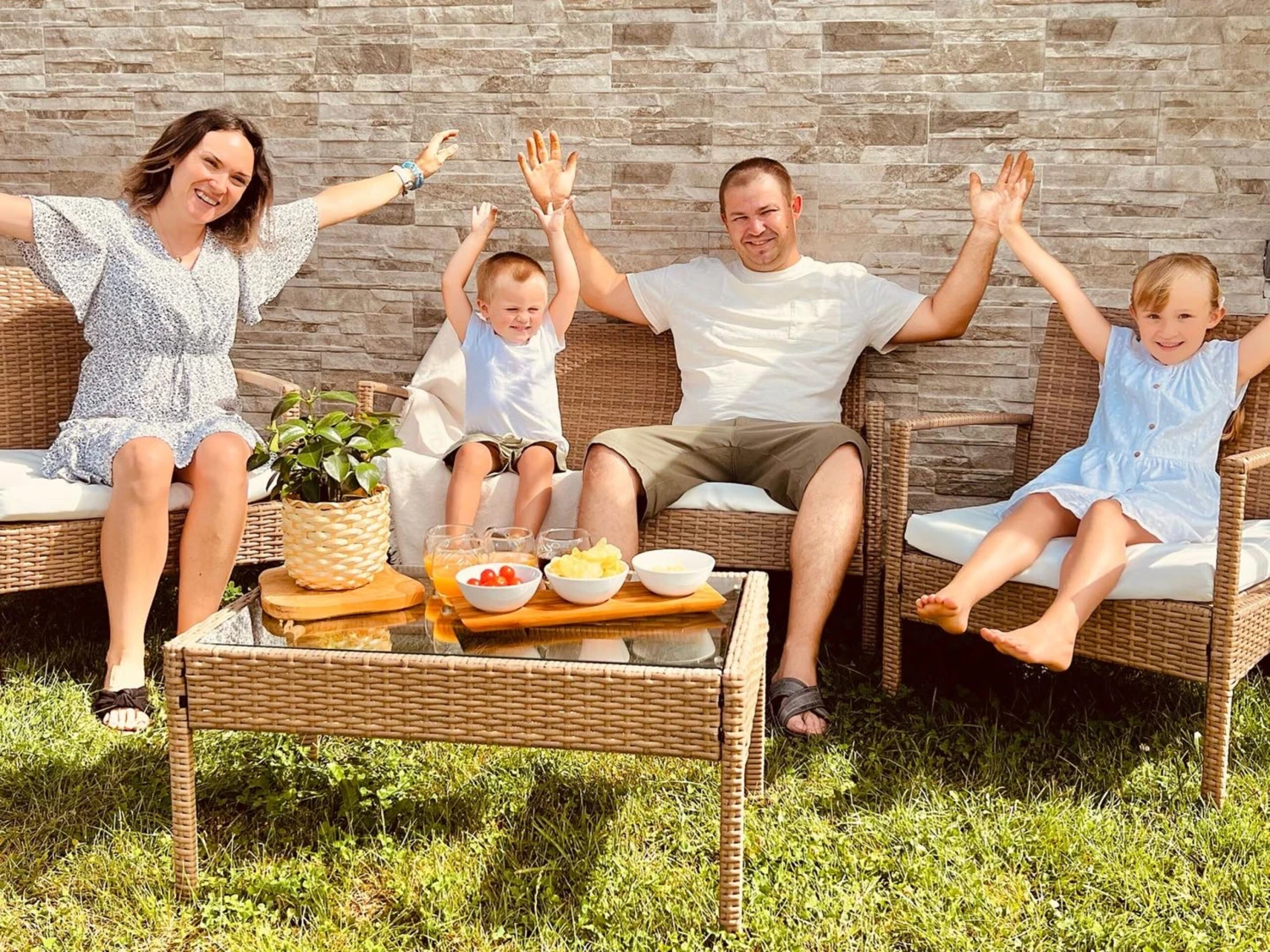 Lounge Set Rattan Hellbraun 4-Sitzer Auflagen Cremeweiß MARSALA 5 Lounge Set Rattan Hellbraun 4-Sitzer Auflagen Cremeweiß MARSALA – Bild 5