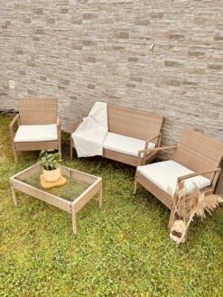 Lounge Set Rattan Hellbraun 4-Sitzer Auflagen Cremeweiß MARSALA 15 Lounge Set Rattan Hellbraun 4-Sitzer Auflagen Cremeweiß MARSALA -Beliani Verkaufsgeschäft undef src sa picid 828312 type whitesh image